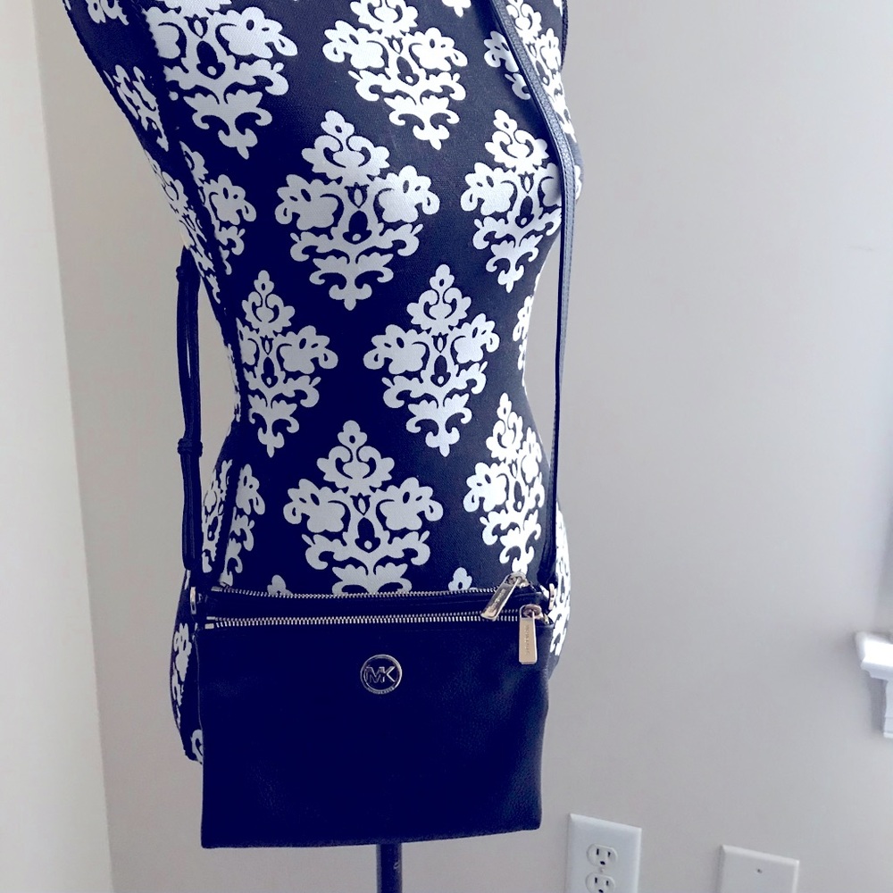 Micheal Kors Crossbody Black Leather Purse